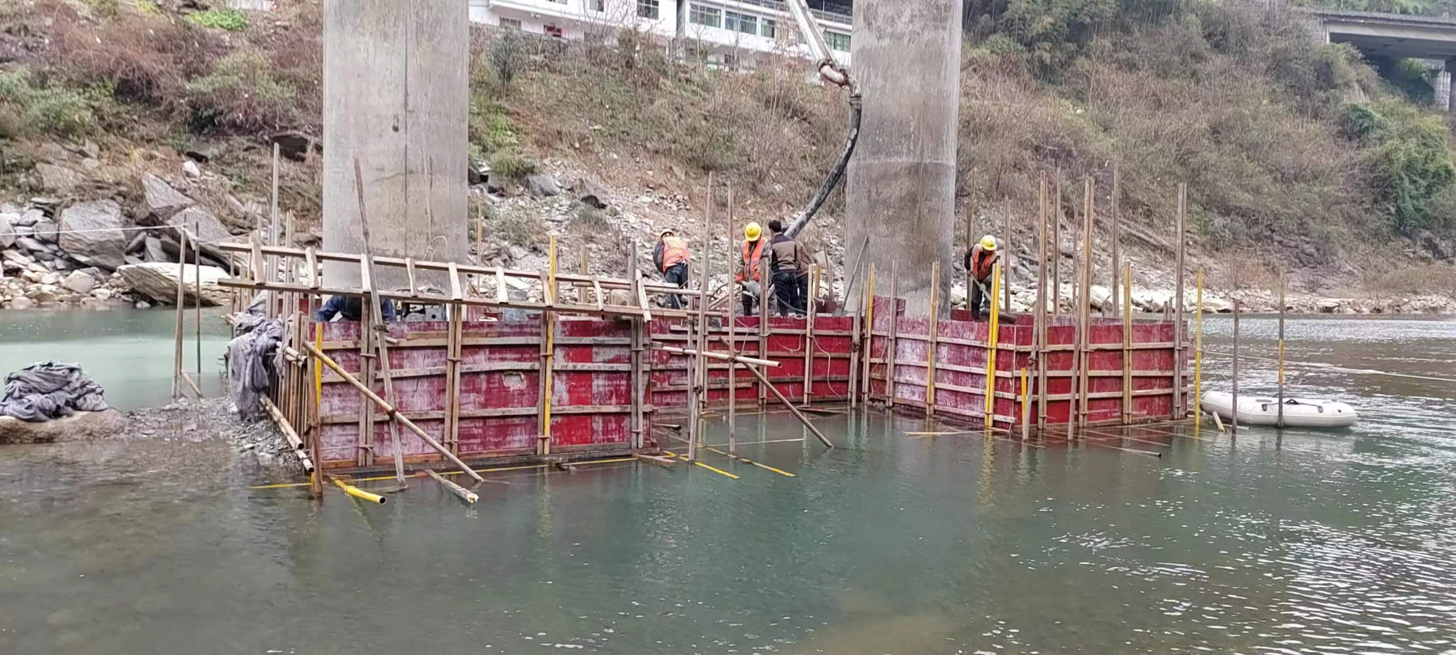 玉树水利工程施工中堤坝渗漏原因以及防渗加固技术